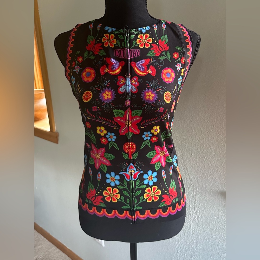 NEW WITH TAGS Cycology Women’s Sleeveless Frida (Khalo) Bike Jersey Large